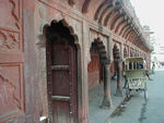 On the road to outside the Taj Mahal